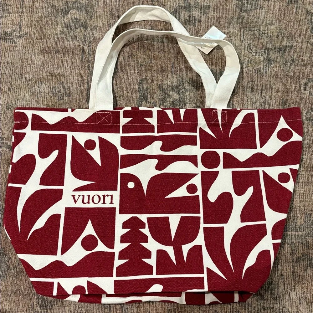 NWT Vuori Holiday 2025 Tote Bag Strawberry One Size